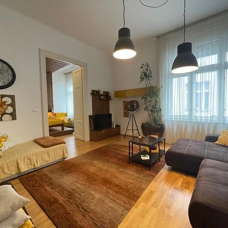 Amber Pearl Apartment 2 Rooms And 2 Bathrooms At Kalvin Square Budapest Bagian luar foto