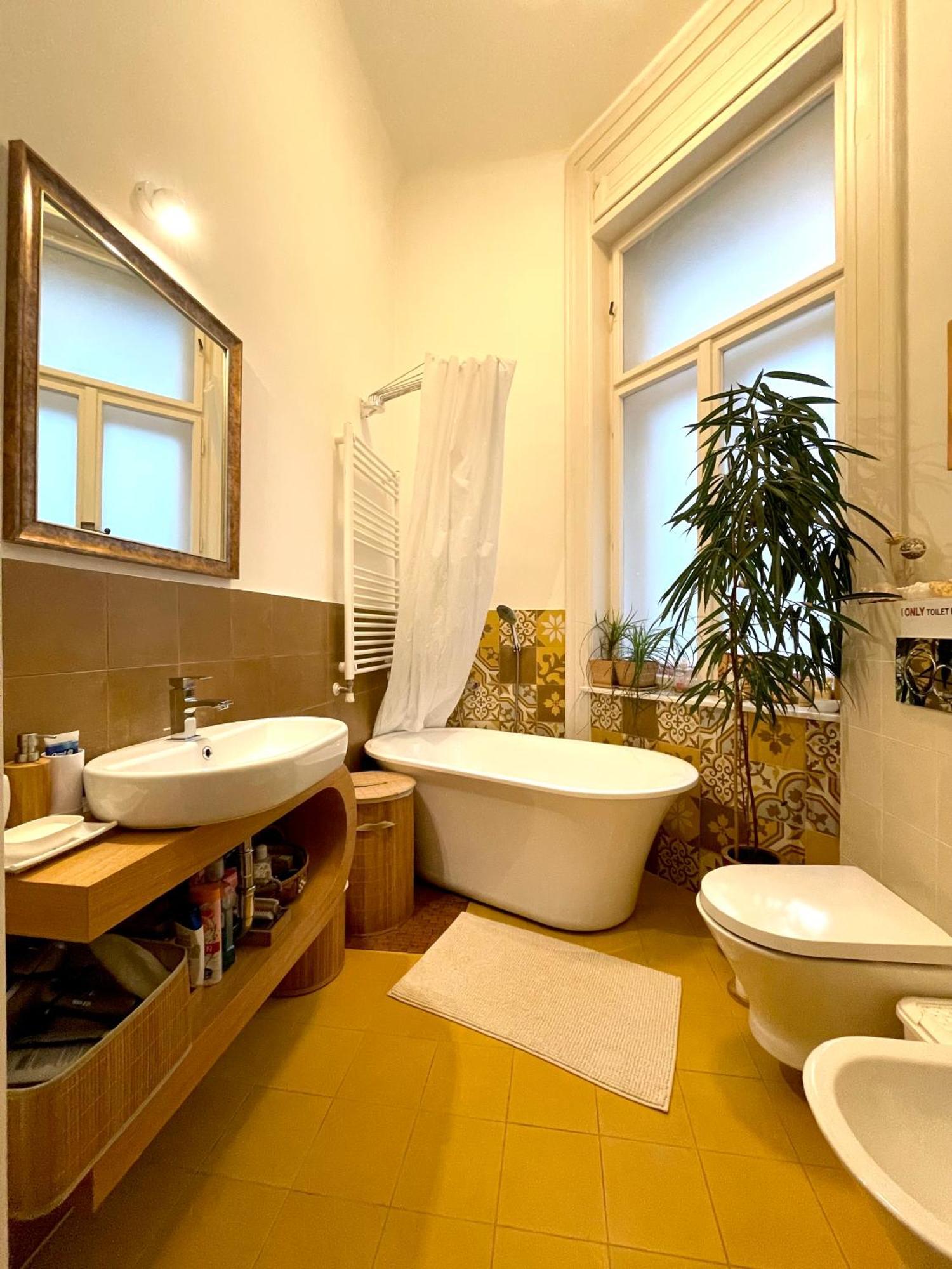 Amber Pearl Apartment 2 Rooms And 2 Bathrooms At Kalvin Square Budapest Bagian luar foto