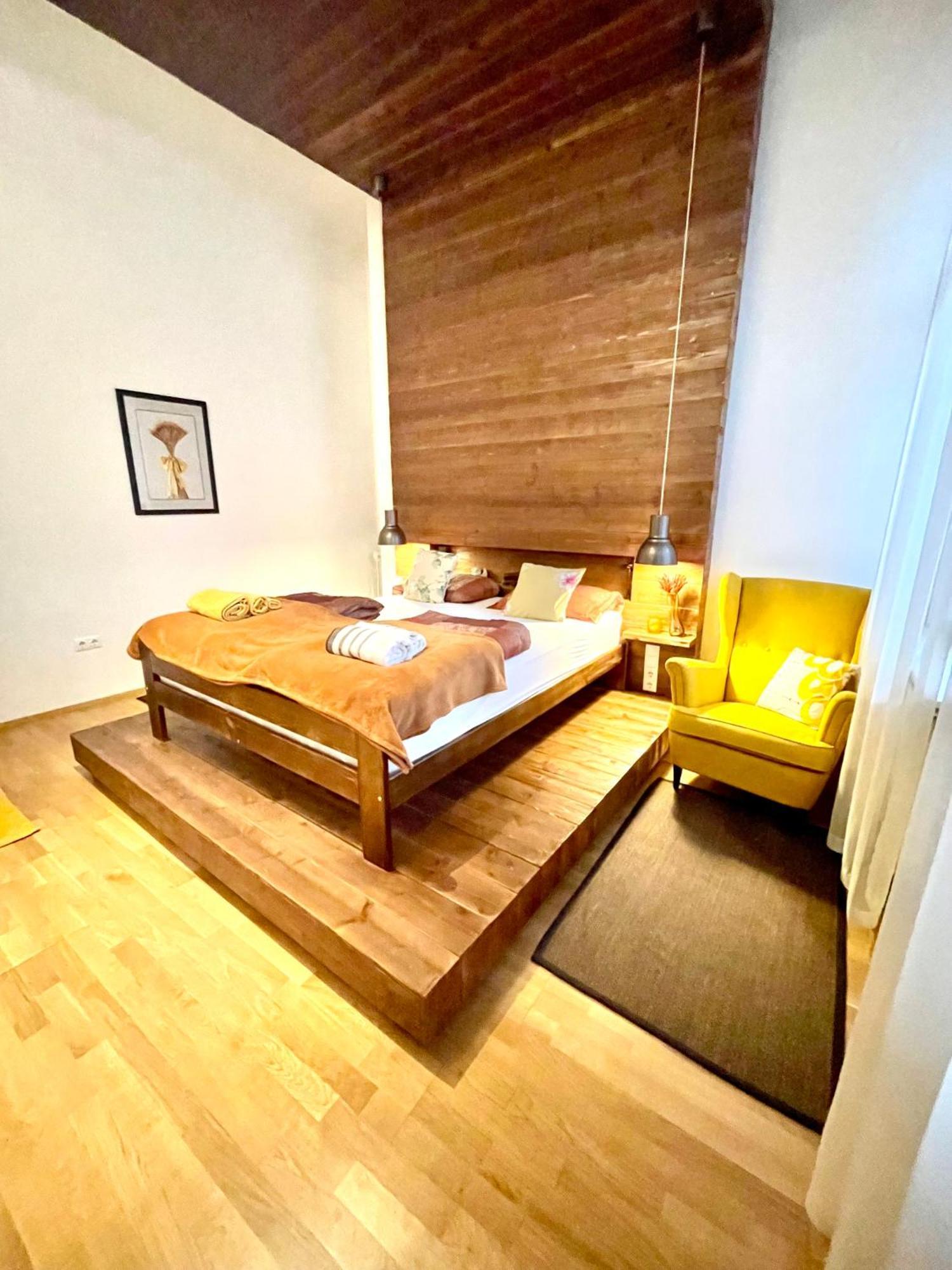 Amber Pearl Apartment 2 Rooms And 2 Bathrooms At Kalvin Square Budapest Bagian luar foto