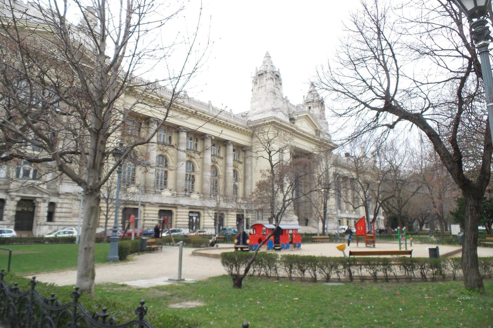 Amber Pearl Apartment 2 Rooms And 2 Bathrooms At Kalvin Square Budapest Bagian luar foto