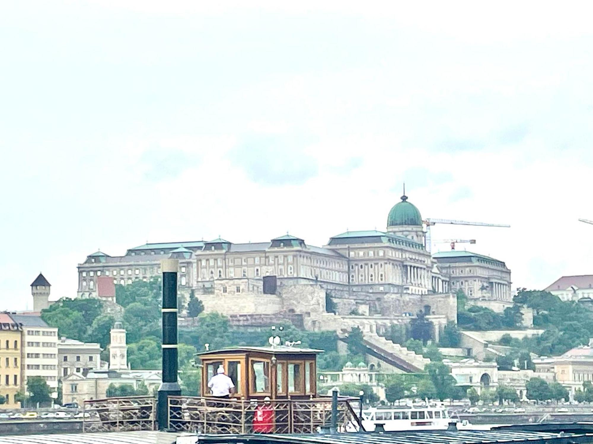 Amber Pearl Apartment 2 Rooms And 2 Bathrooms At Kalvin Square Budapest Bagian luar foto