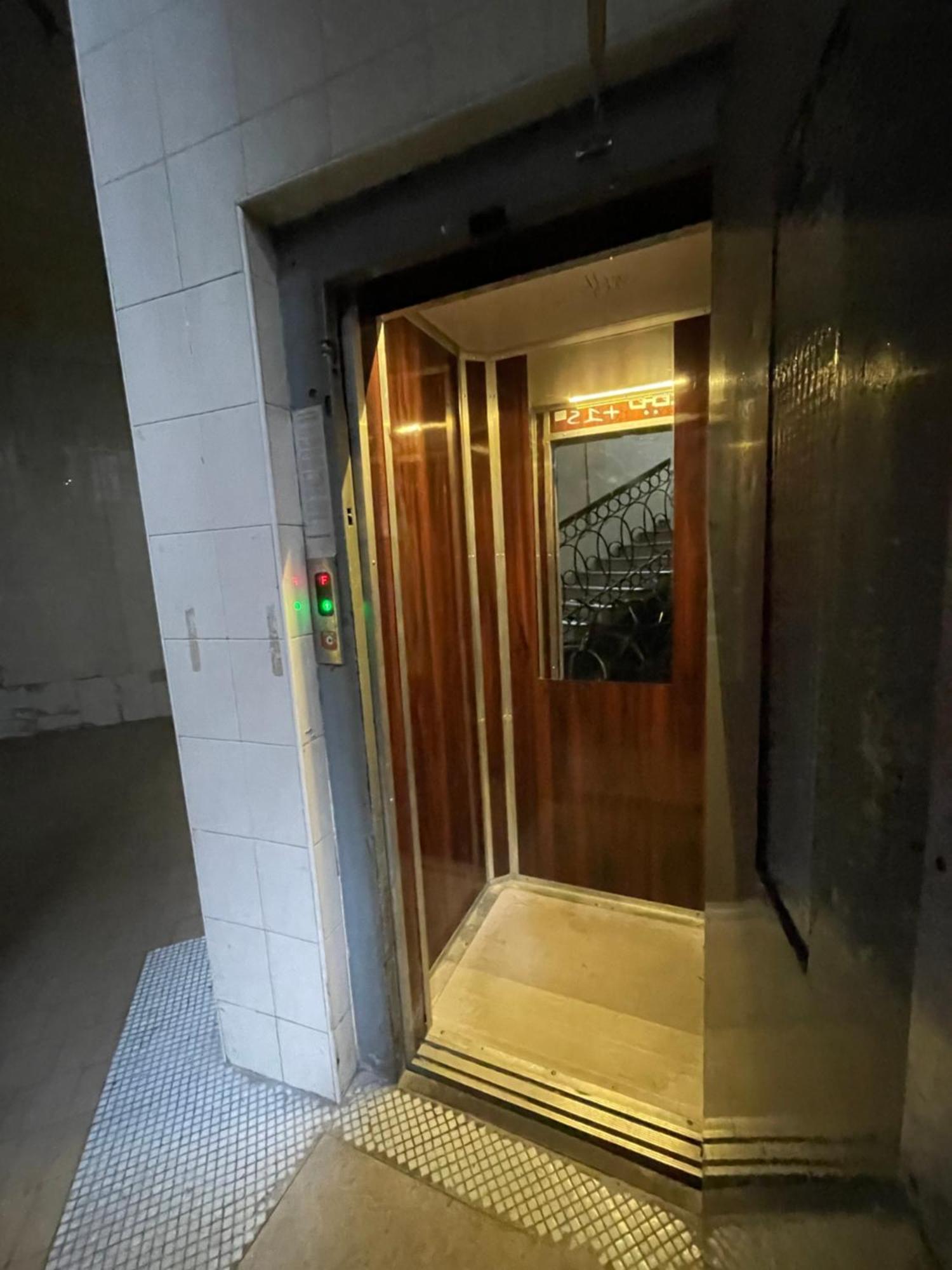 Amber Pearl Apartment 2 Rooms And 2 Bathrooms At Kalvin Square Budapest Bagian luar foto